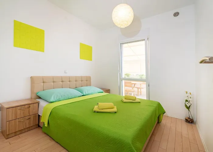 Family-friendly With Swimming Pool - 23976 * Вир