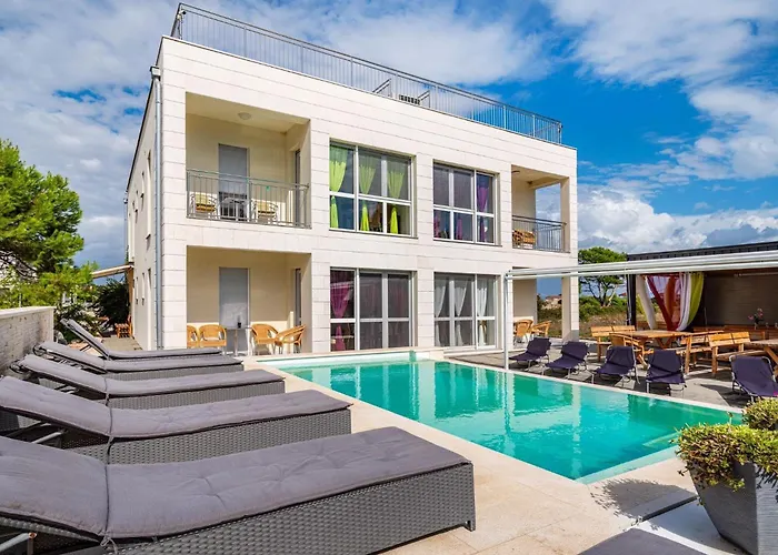 Family-friendly With Swimming Pool - 23976 Апартаменты