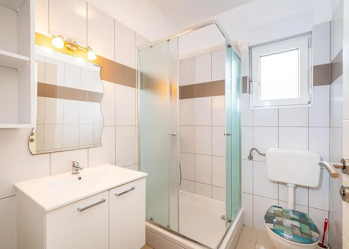 Family-friendly With Swimming Pool - 23976 Апартаменты Вир