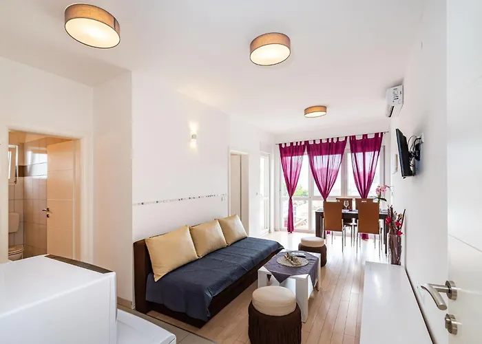 Family-friendly With Swimming Pool - 23976 * Вир