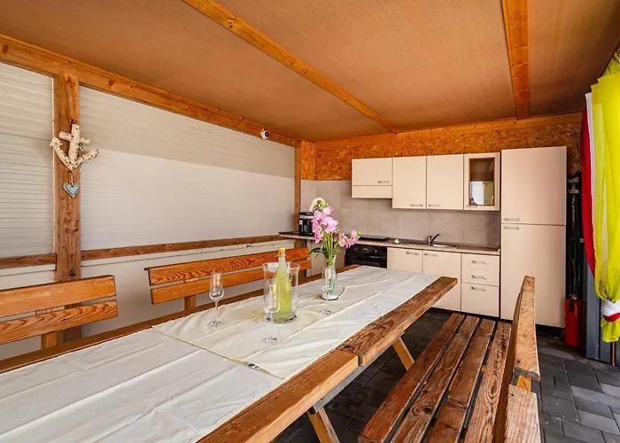 Family-friendly With Swimming Pool - 23976 Апартаменты Вир