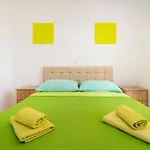 Family-friendly With Swimming Pool - 23976 Daire *