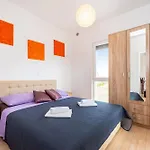 Family-friendly With Swimming Pool - 23976 Daire Vir
