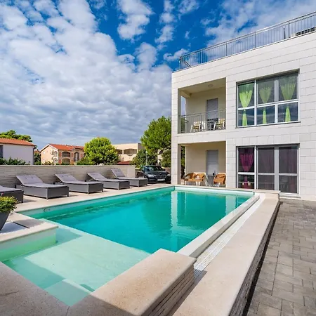 Daire Family-friendly With Swimming Pool - 23976 *