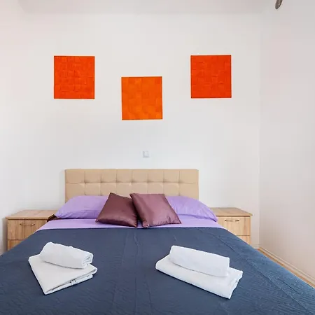 Family-friendly With Swimming Pool - 23976 Apartment *