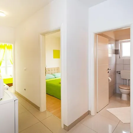 Family-friendly With Swimming Pool - 23976 Vir