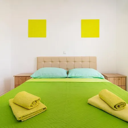 Family-friendly With Swimming Pool - 23976 Apartment *