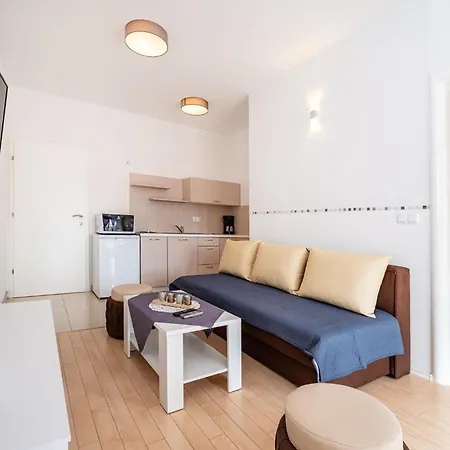 Family-friendly With Swimming Pool - 23976 Apartment