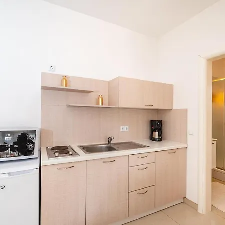 Family-friendly With Swimming Pool - 23976 Apartment