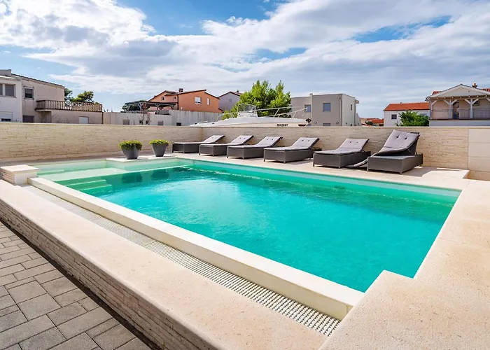 Family-friendly With Swimming Pool - 23976 Apartment *