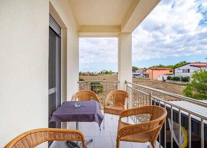 Apartment Family-friendly With Swimming Pool - 23976 Vir