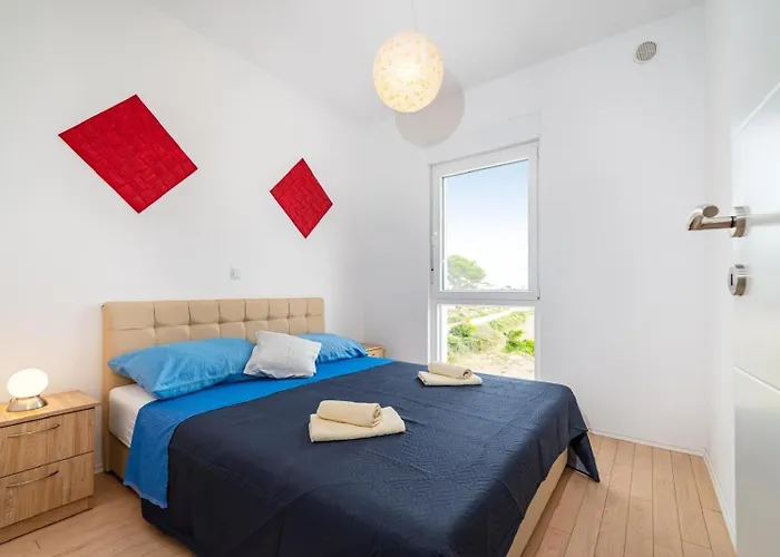 Family-friendly With Swimming Pool - 23976 *