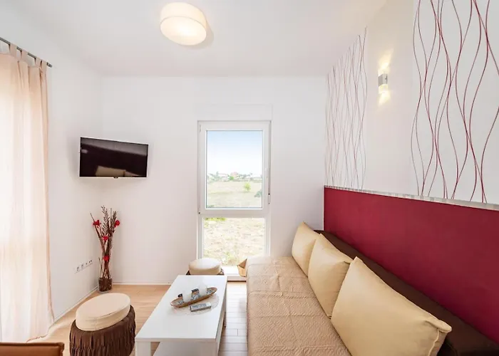 Family-friendly With Swimming Pool - 23976 * Vir