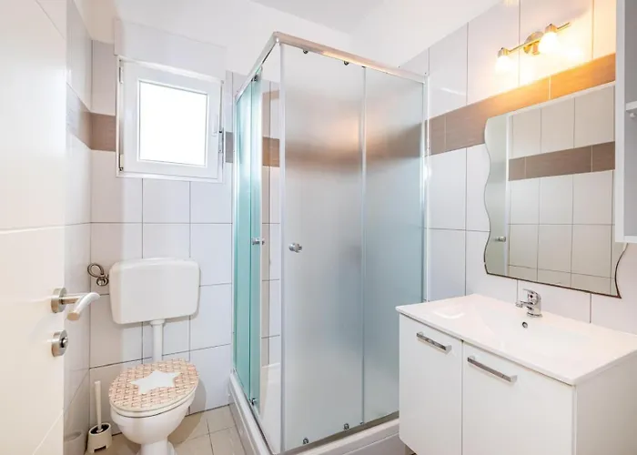 Family-friendly With Swimming Pool - 23976 Apartmán